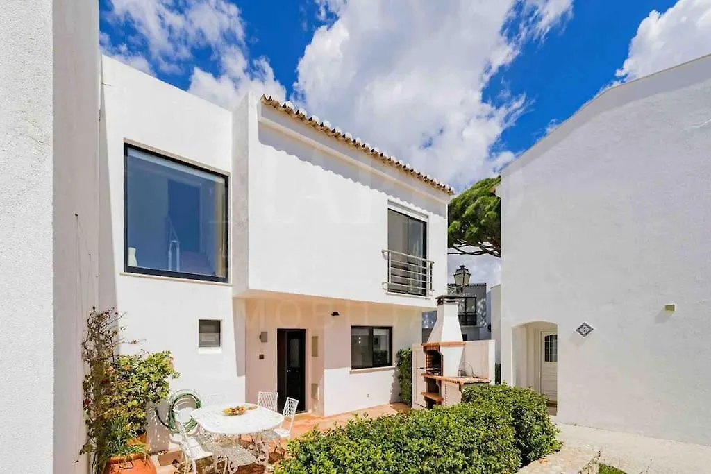 Stunning 3 Bed Villa In Vale Do Lobo With Resort Membership 3 Mins From Beach And Golf Loule